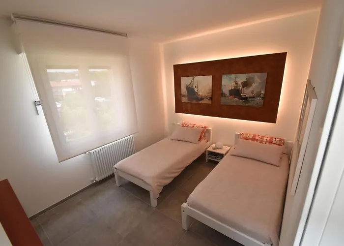 Rada - Zona Mare Con Clima, Posto Auto E Terrazza *