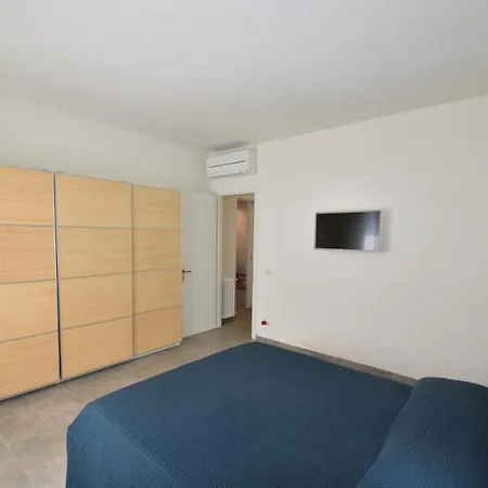 Rada - Zona Mare Con Clima, Posto Auto E Terrazza *